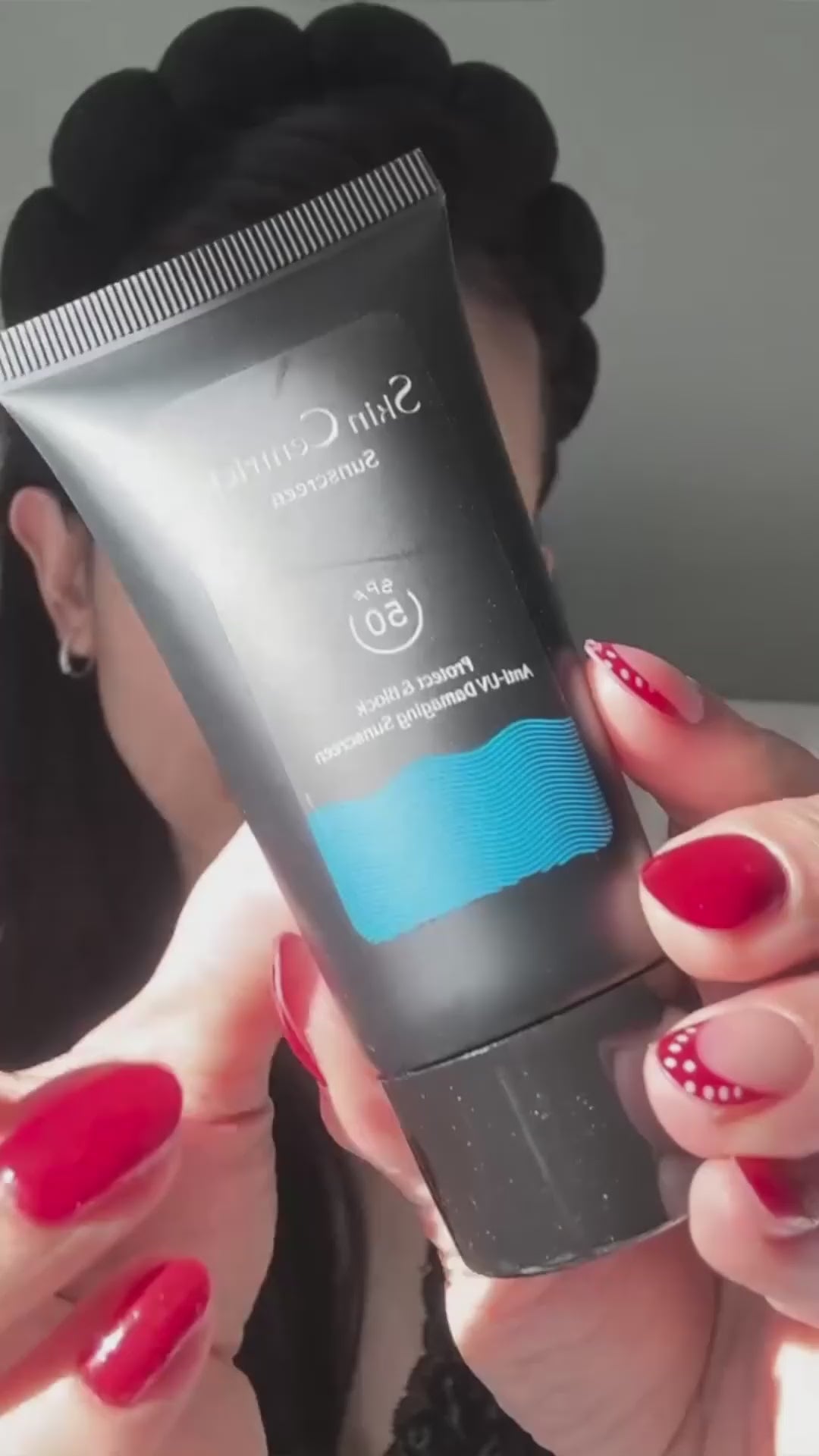 Sunscreen application video